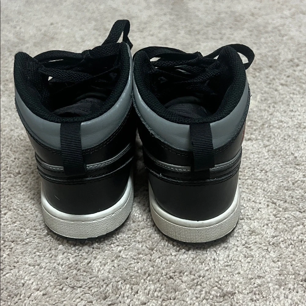 Air Jordan 1 Mid Shadow